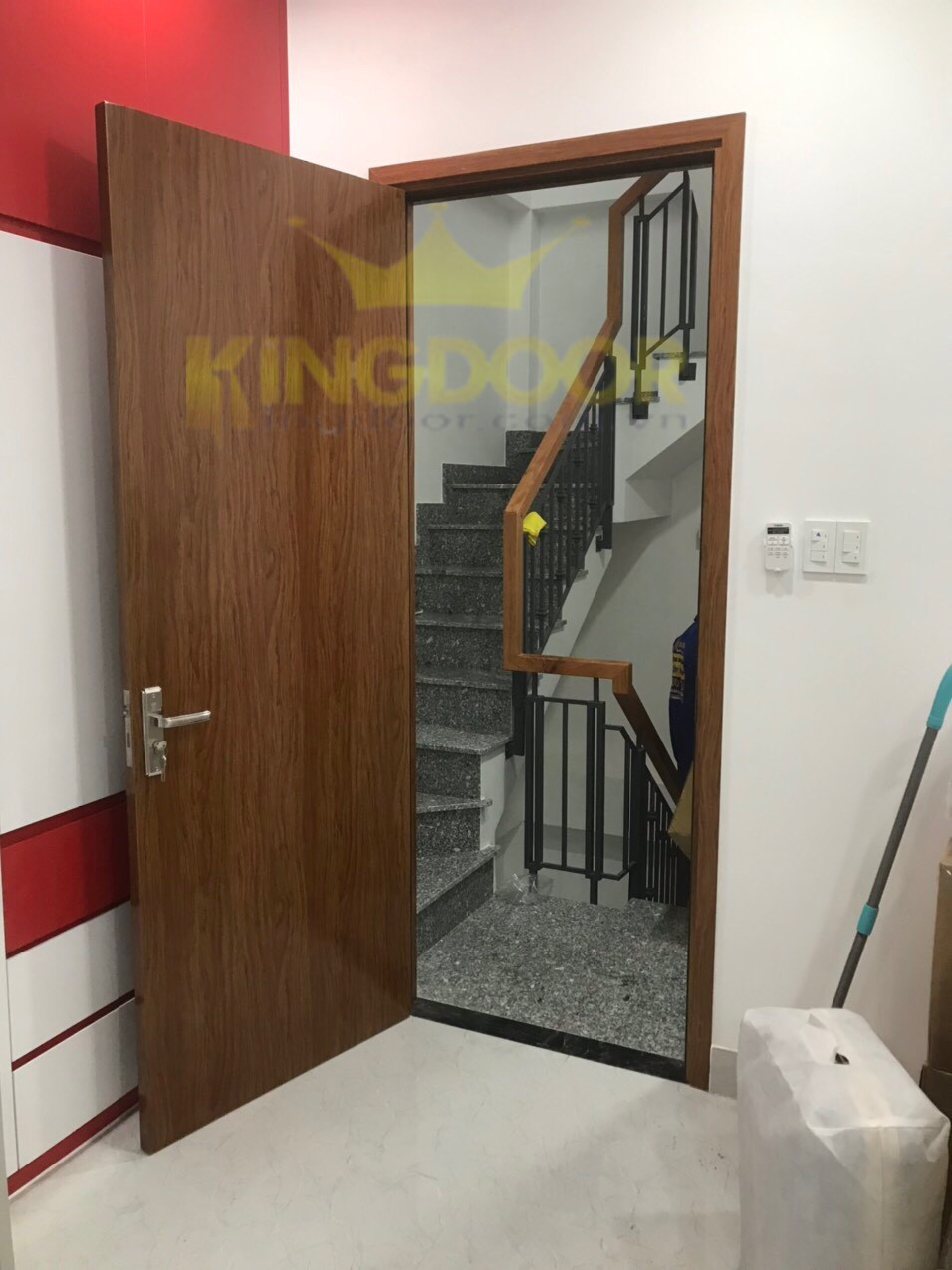 Cửa nhựa Composite cao cấp- Giá tận xưởng