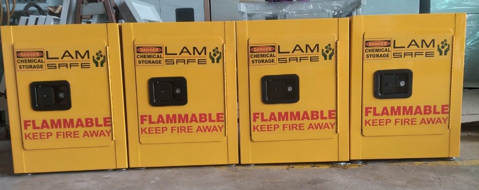 Tủ chứa hóa chất chống cháy màu vàng Model: LV-FM15