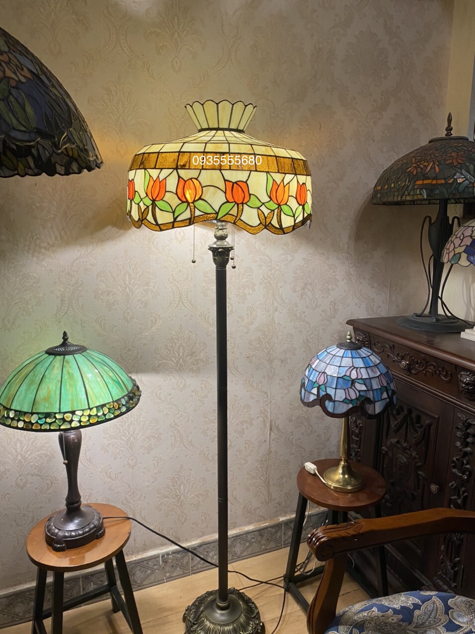 giao lưu em đèn tiffany vương miện họa tiết hoa hồng
