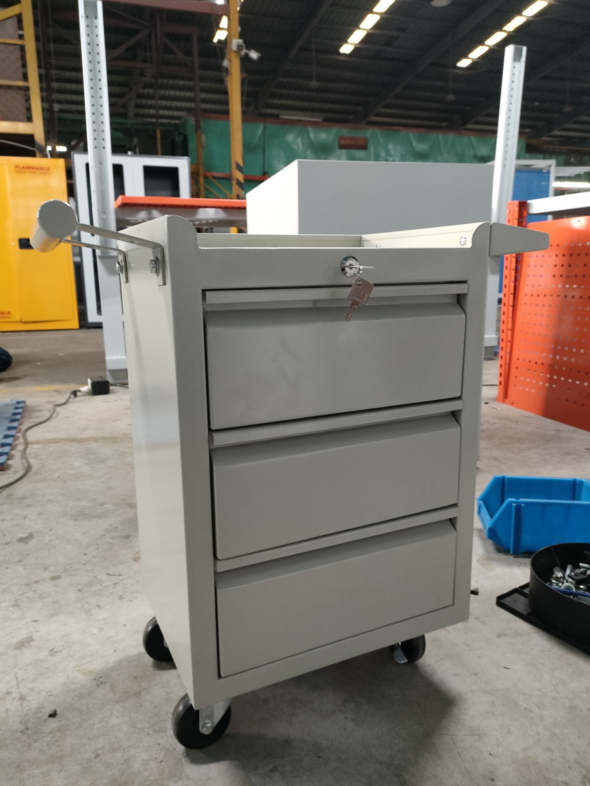 Tủ đồ nghề 3 ngăn thép sơn tĩnh điện-MDK