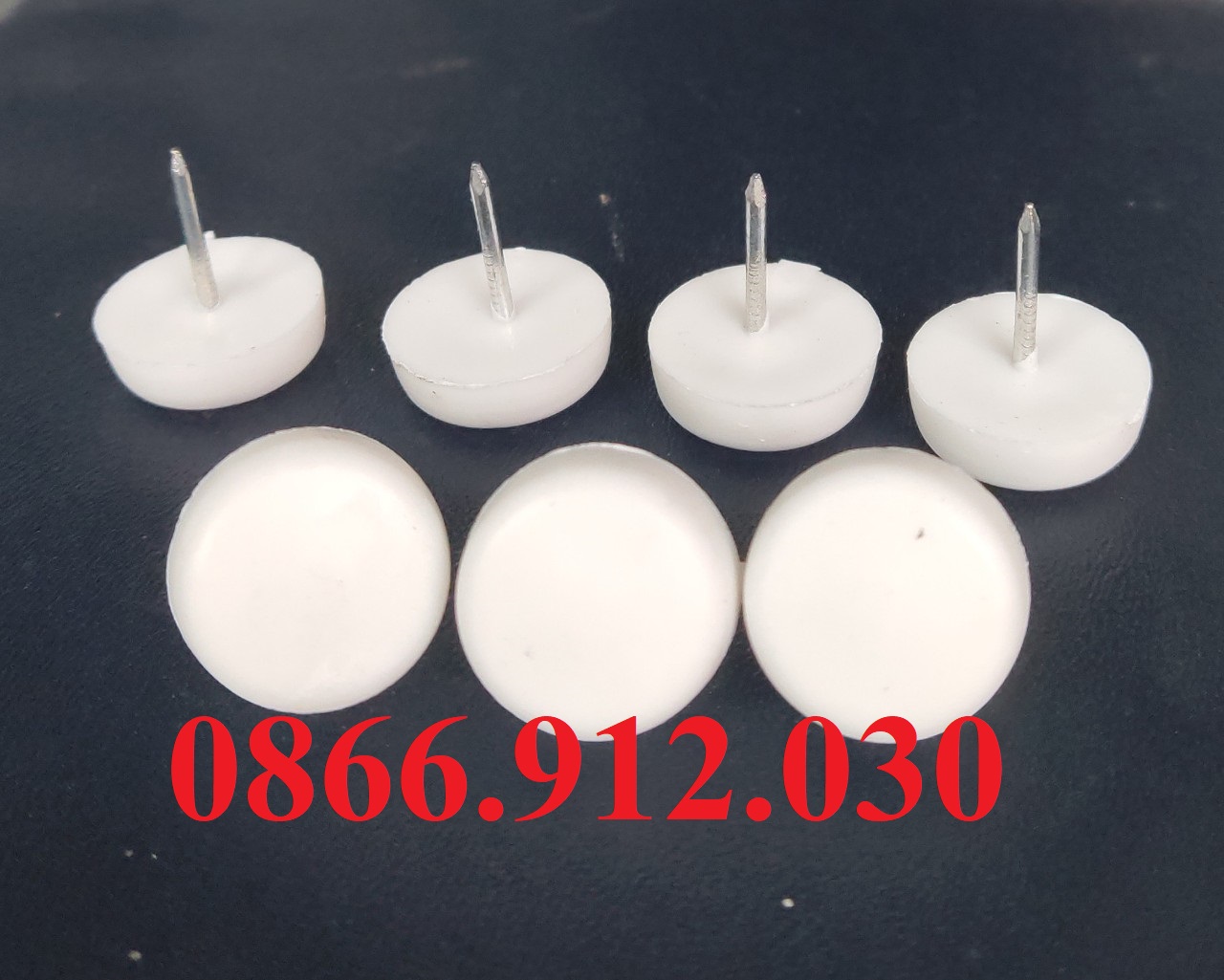 Đinh nhựa đóng trắng chân tủ, bàn, ghế giá sỉ