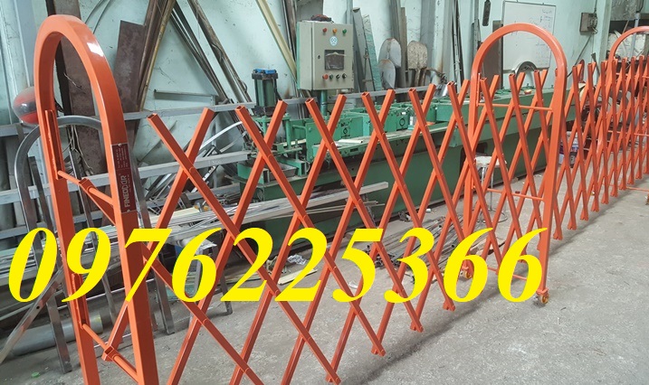 Hàng rào xếp kéo tay chữ U -Mẫu mới nhất 