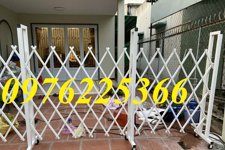 Hàng rào xếp kéo tay chữ U -Mẫu mới nhất 