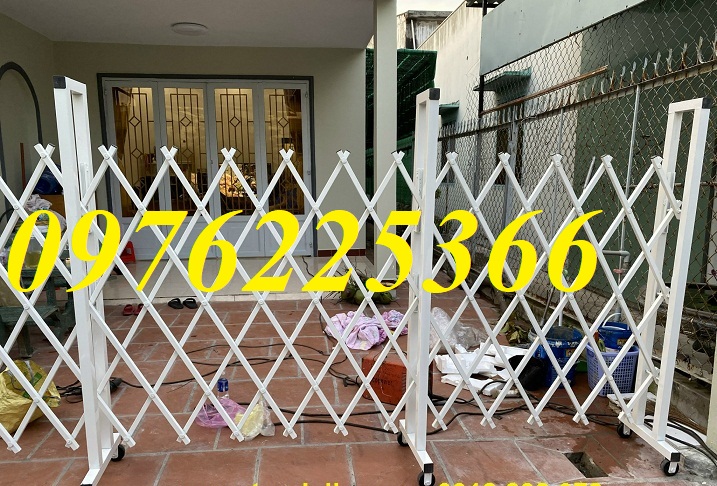Hàng rào xếp kéo tay chữ U -Mẫu mới nhất 