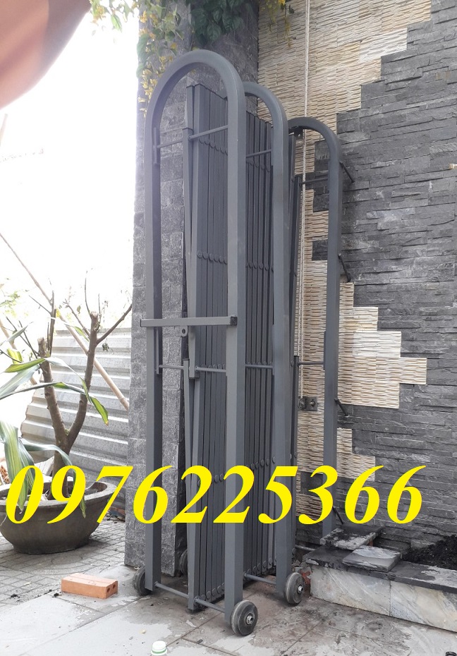 Hàng rào xếp kéo tay chữ U -Mẫu mới nhất 