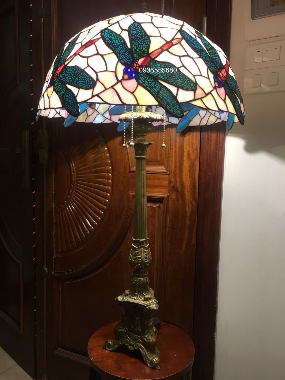 Giao lưu đèn bàn tiffany họa tiết chuồn đỏ