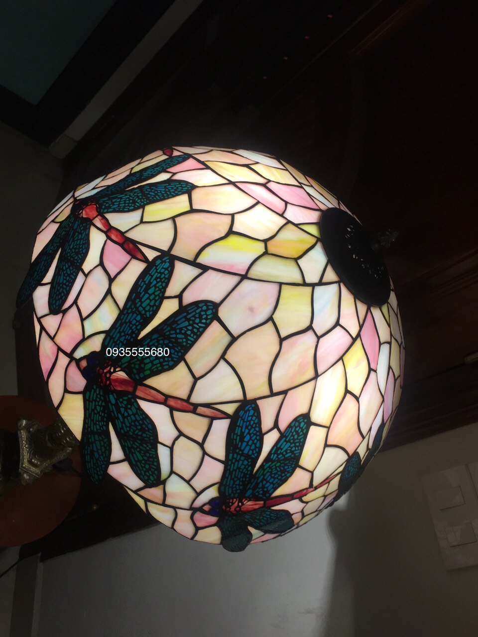 Giao lưu đèn bàn tiffany họa tiết chuồn đỏ