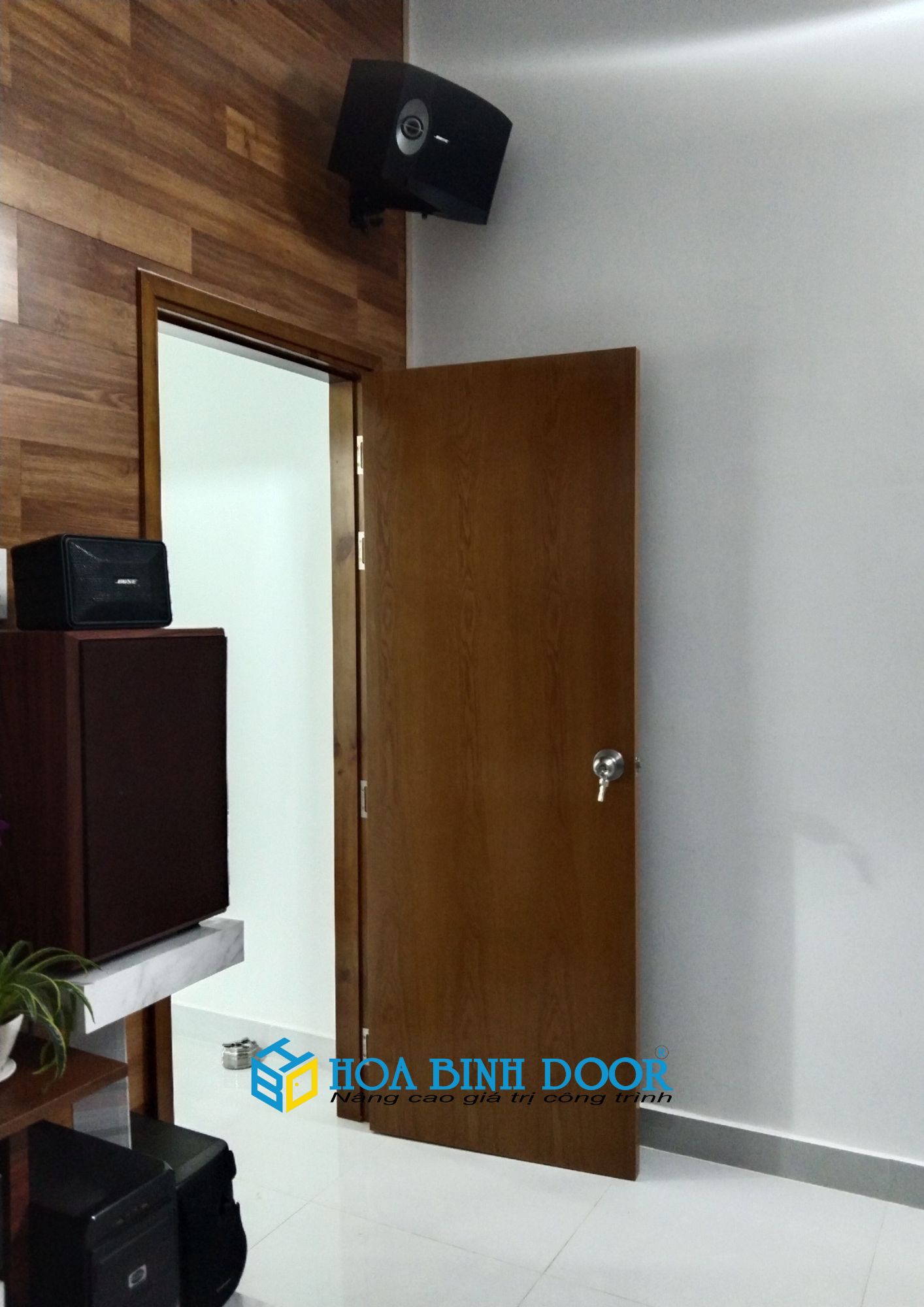 Báo giá cửa gỗ MDF Veneer tại Quận 1| Cửa gỗ công nghiệp giá rẻ