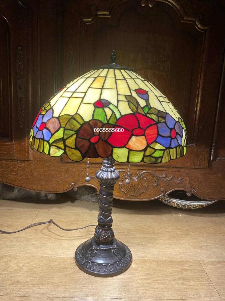 Giao lưu e đèn bàn tiffany hoa dơn         