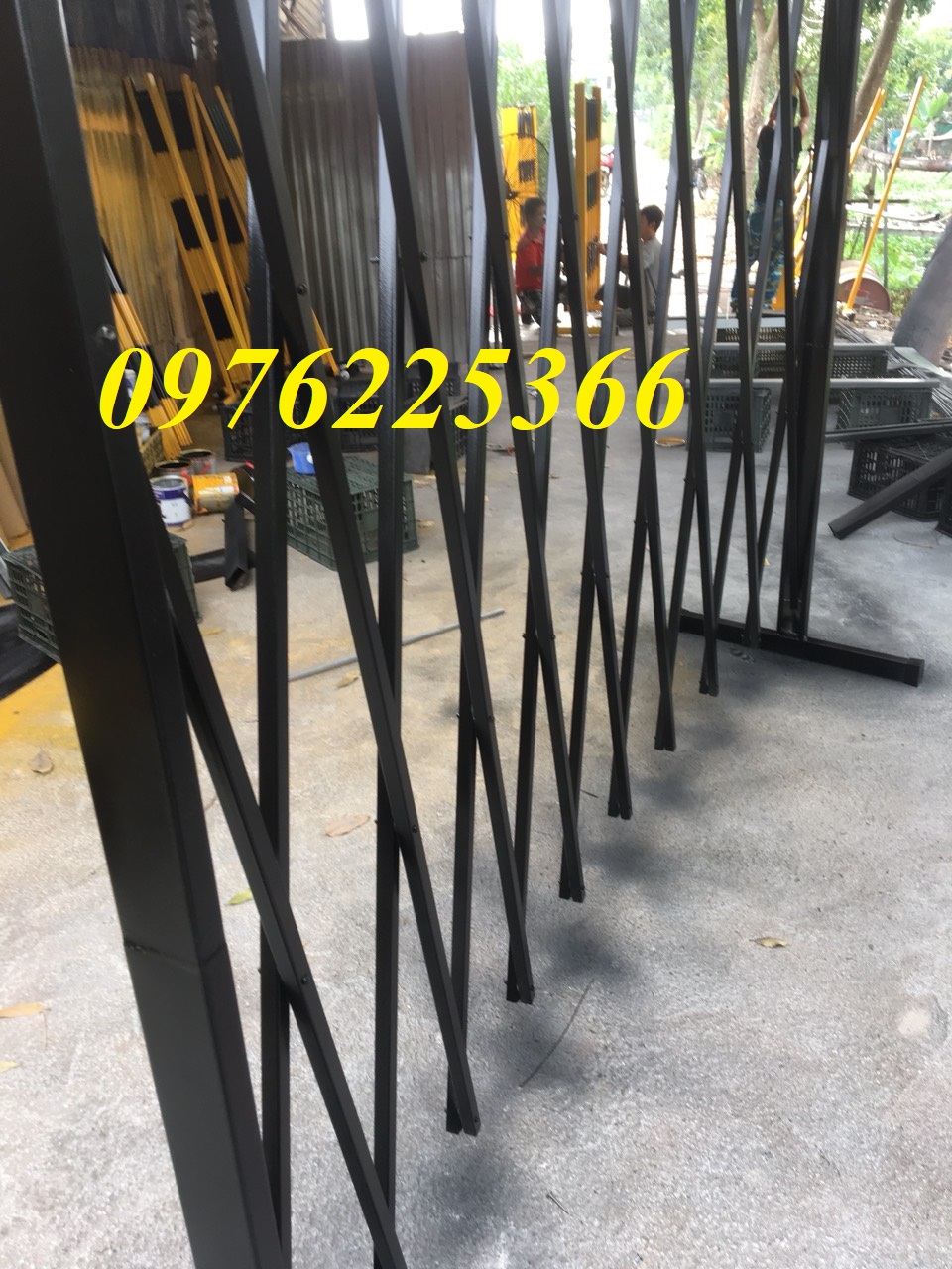 Hàng rào xếp sắt có bánh xe-Hàng rào xếp kéo tay di động