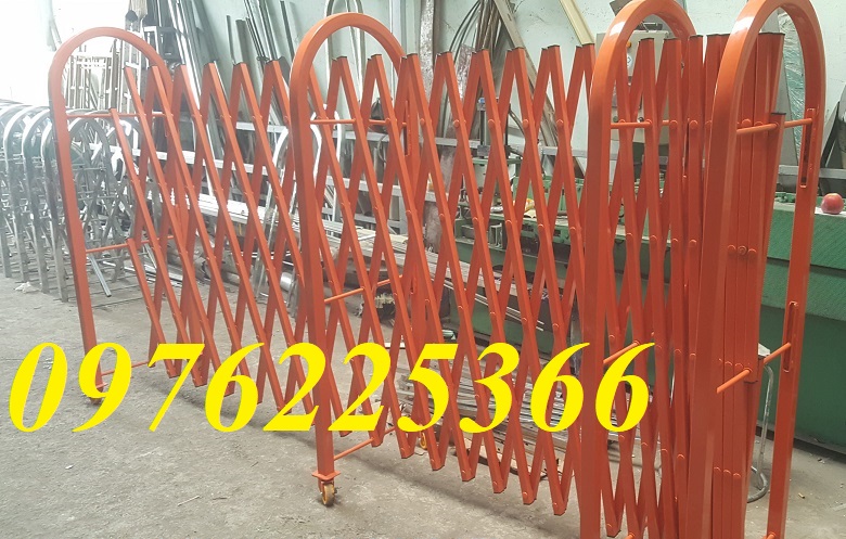 Hàng rào xếp sắt có bánh xe-Hàng rào xếp kéo tay di động