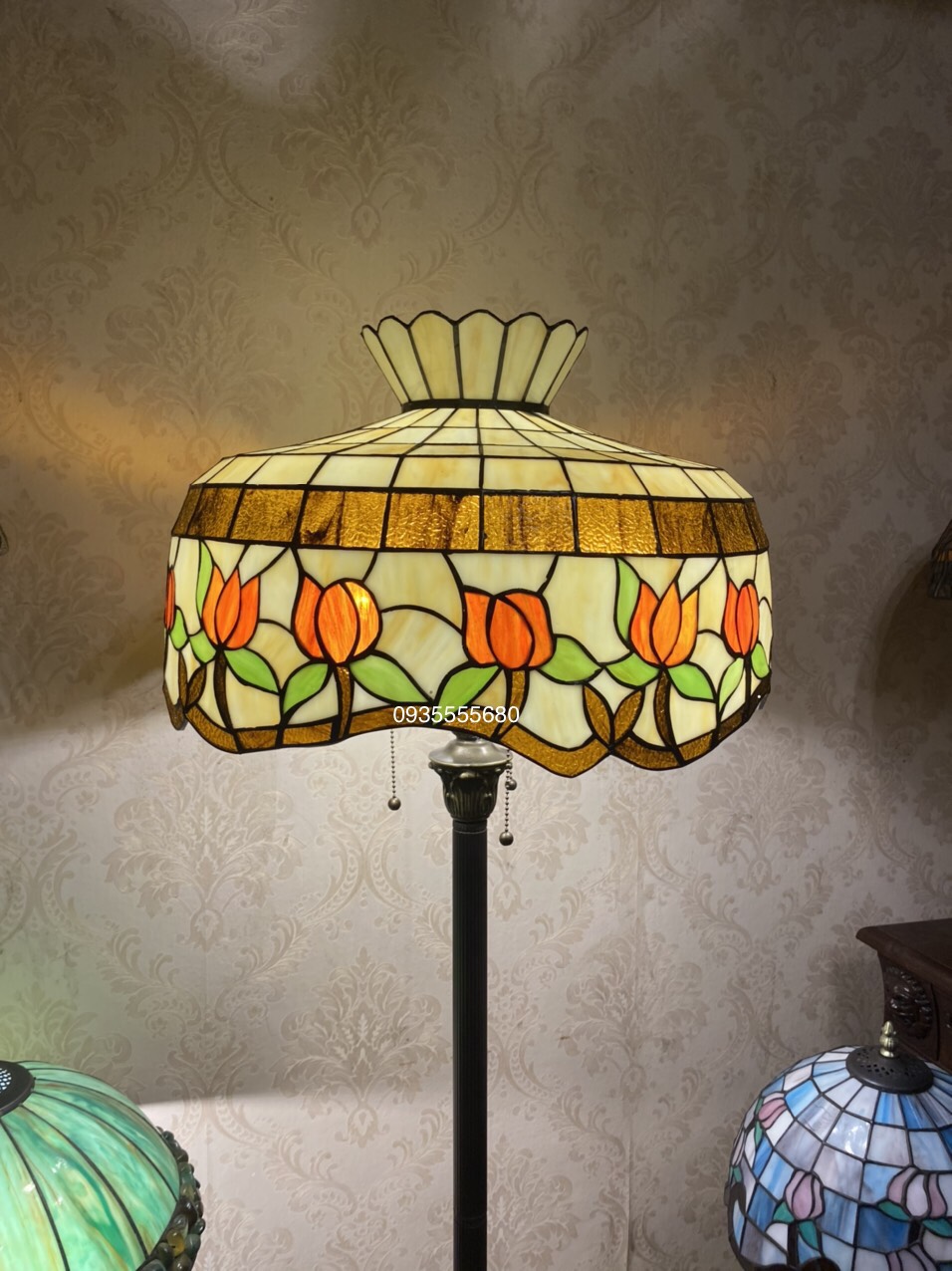 Đèn cây tiffany vương miện hoa hồng                                  