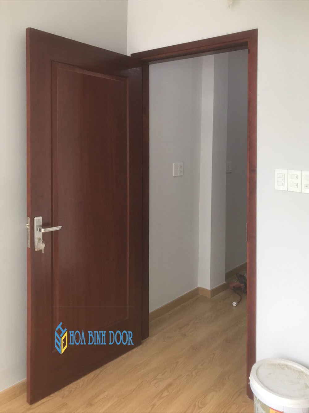 Cửa gỗ công nghiệp HDF  Cửa gỗ phòng ngủ giá rẻ