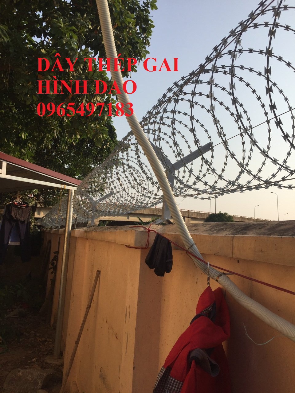 Dây thép gai hình lưỡi dao  chống rỉ làm hàng rào chống trộm