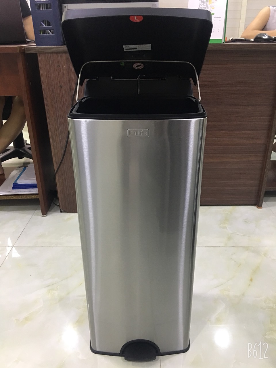 Thùng rác inox vuông 22 lít giá rẻ tại Vũng Tàu