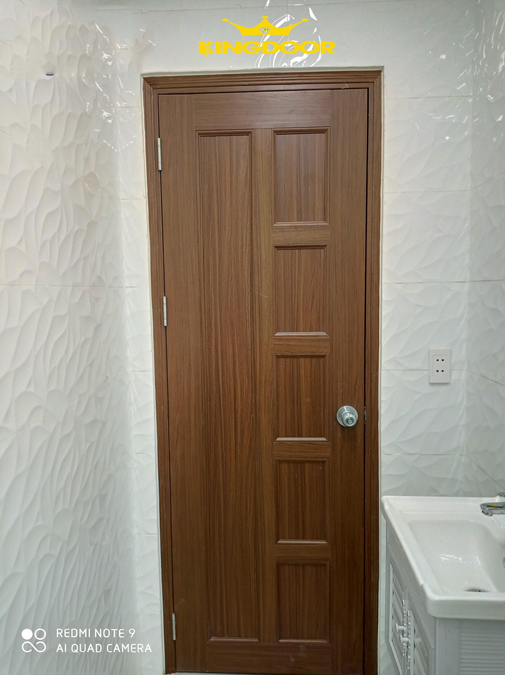 giá cửa nhựa tại quận 4  cửa nhựa vân gỗ chống nước