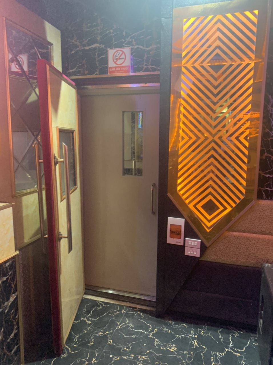 Cửa thép chống cháy - Cửa cuốn chống cháy - Karaoke chính hãng
