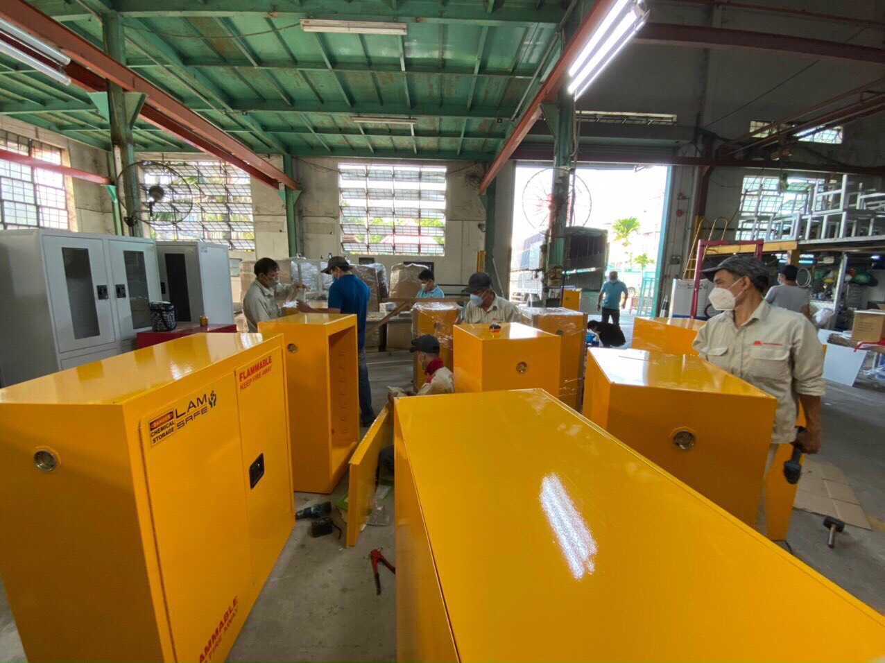 TỦ ĐỰNG HÓA CHẤT CHỐNG CHÁY LOẠI 2 CỬA ( TỦ CHỨA DUNG MÔI CHỐNG CHÁY)
