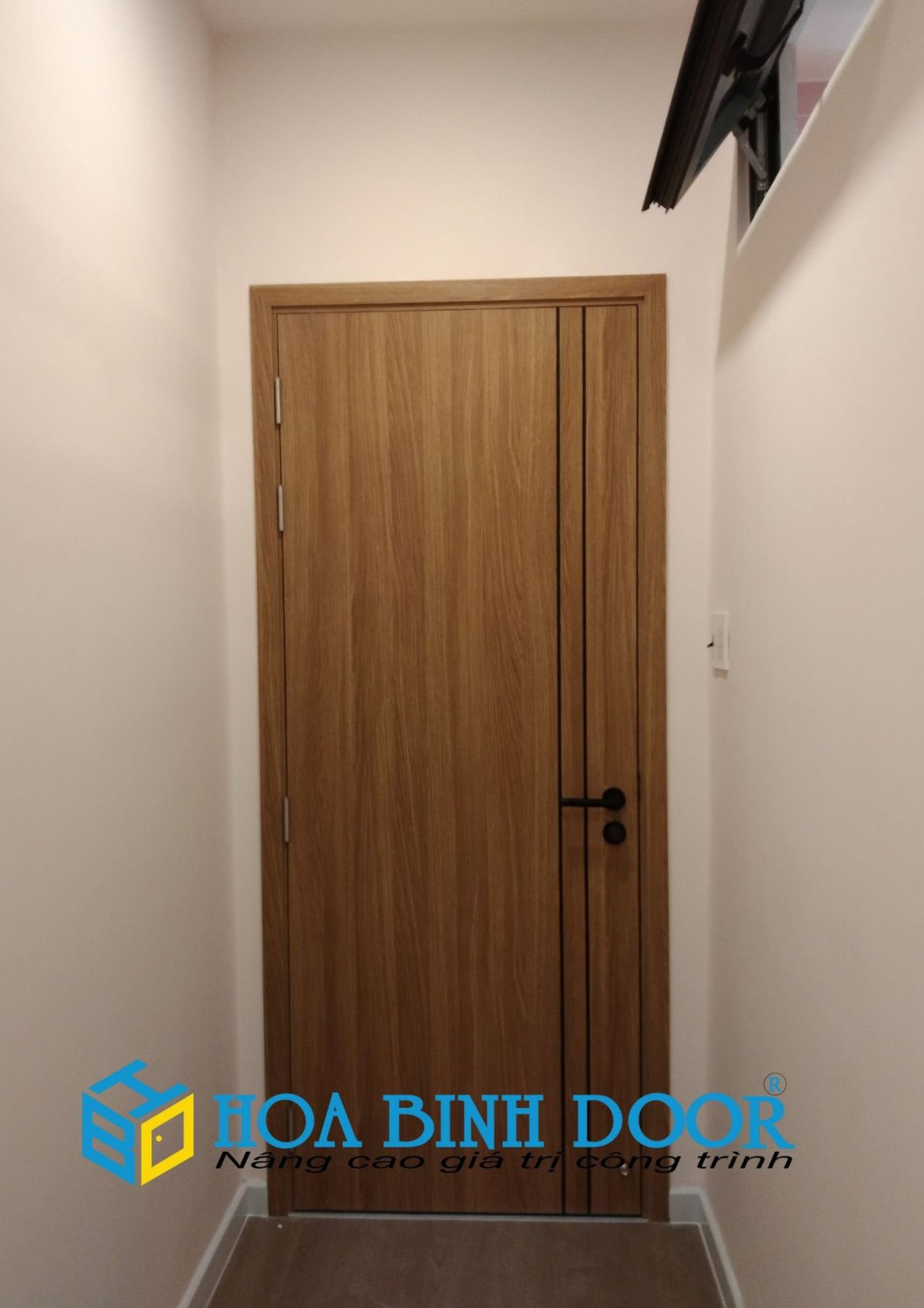 Cửa gỗ MDF Laminate giá tốt tại Quận 4 Hoabinhdoor