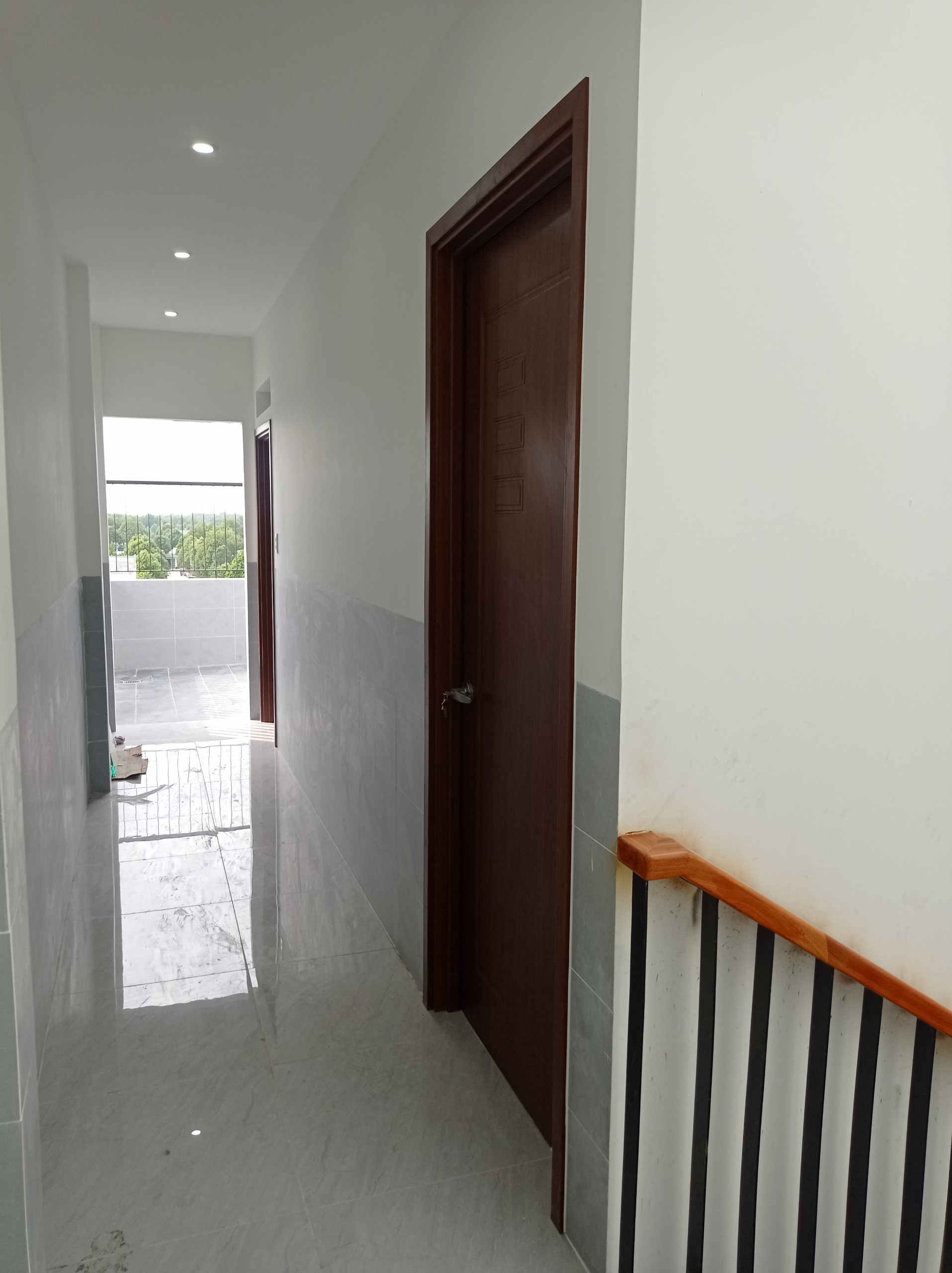 Bàn giao 8 bộ cửa nhựa Composite tại Bình Dương