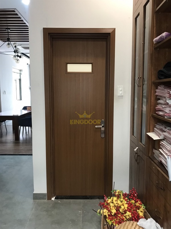 CỬA NHỰA GIẢ GỖ TẠI TPHCM CAO CẤP CHÍNH HÃNG