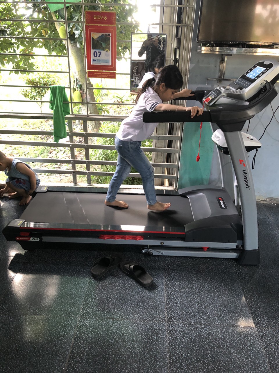MÁY CHẠY BỘ LIFESPORT LS-6 TẬP HĂNG SAY CÓ NGAY DÁNG ĐẸP