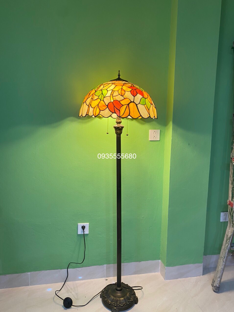 Đèn sàn tiffany họa tiết hoa lá mùa thu