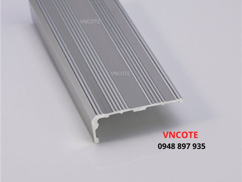 Nẹp cầu thang chống trơn trượt NYSN33