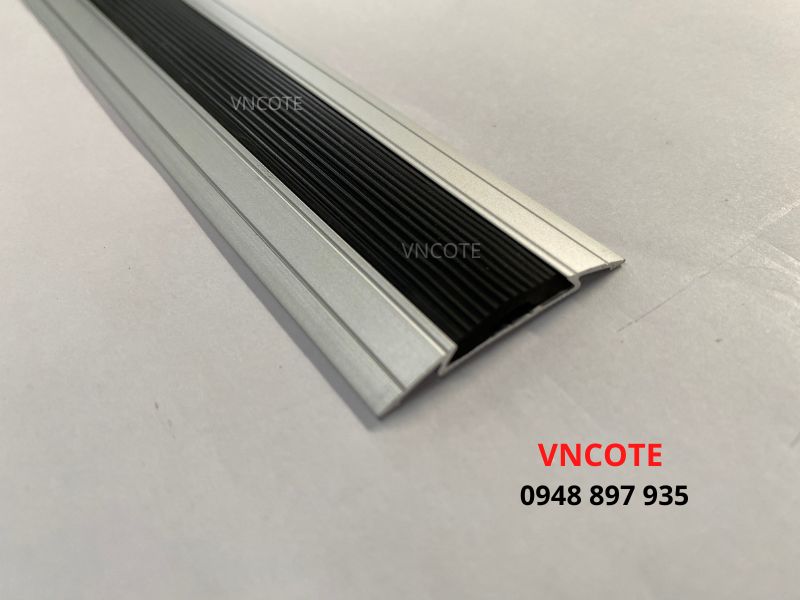 Nẹp cầu thang chống trơn trượt DT-0024