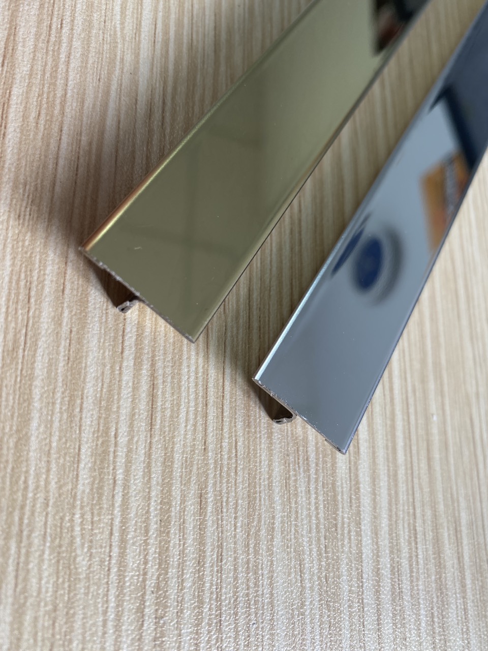 Nẹp inox chữ T trang trí nội thất