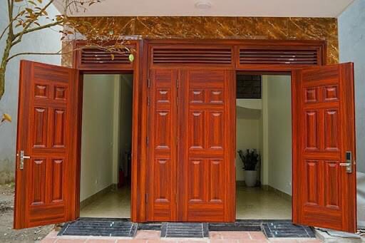 Báo giá cửa sổ thép vân gỗ tháng 5 2023 mẫu cửa ngoài trời