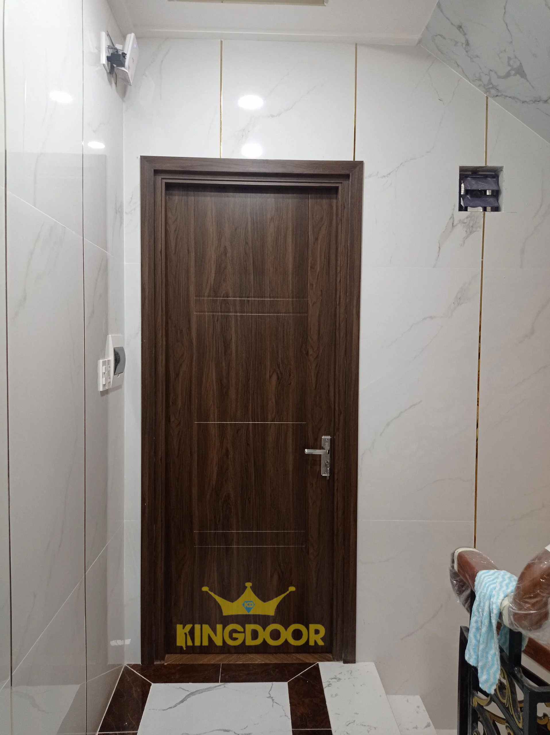 Cửa Nhựa Giả Gỗ Tại Châu Thành - Long An
