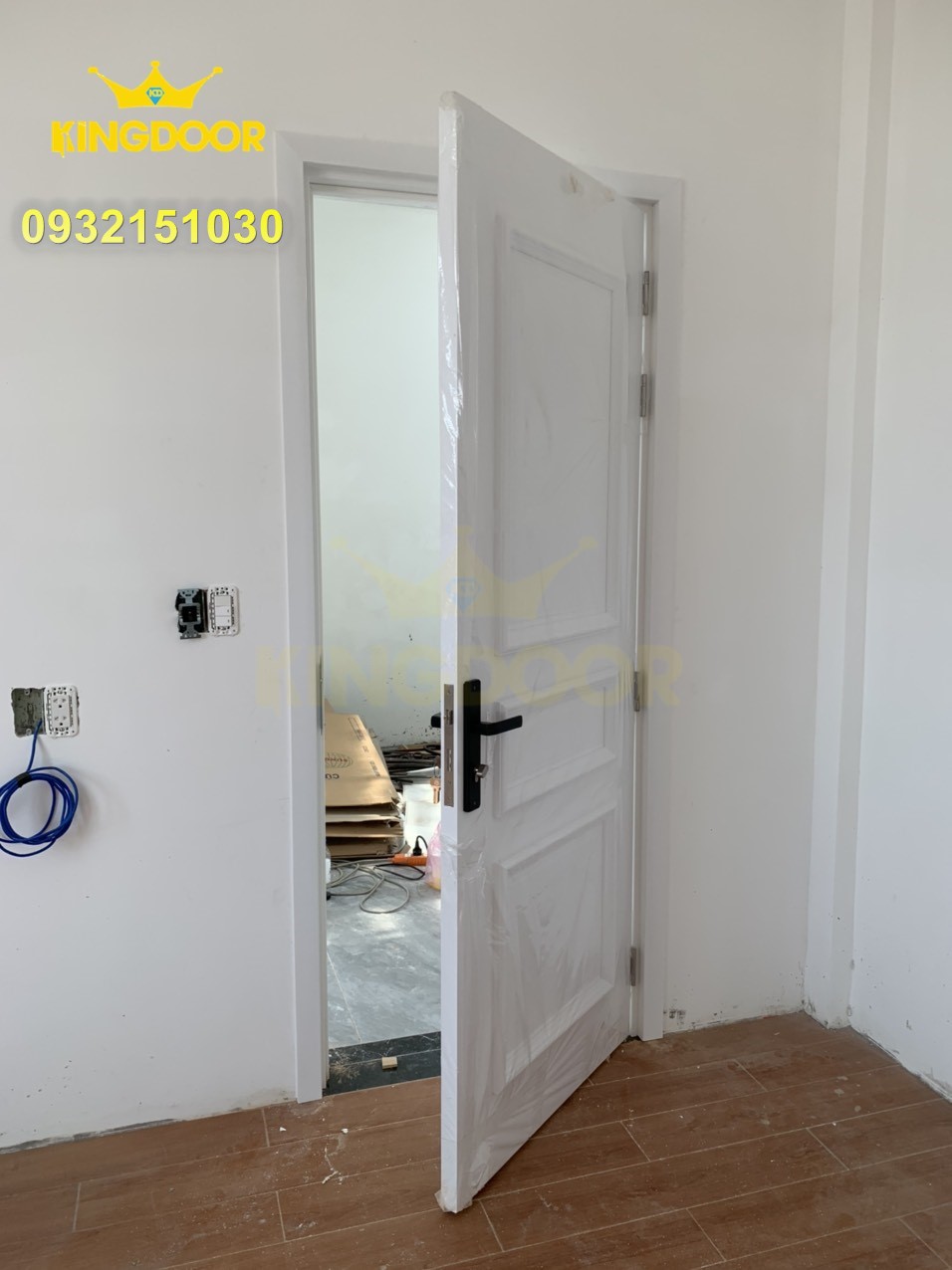 Cửa nhựa Composite tại Khánh Hòa- Mẫu cửa chỉ nổi tân cổ điển