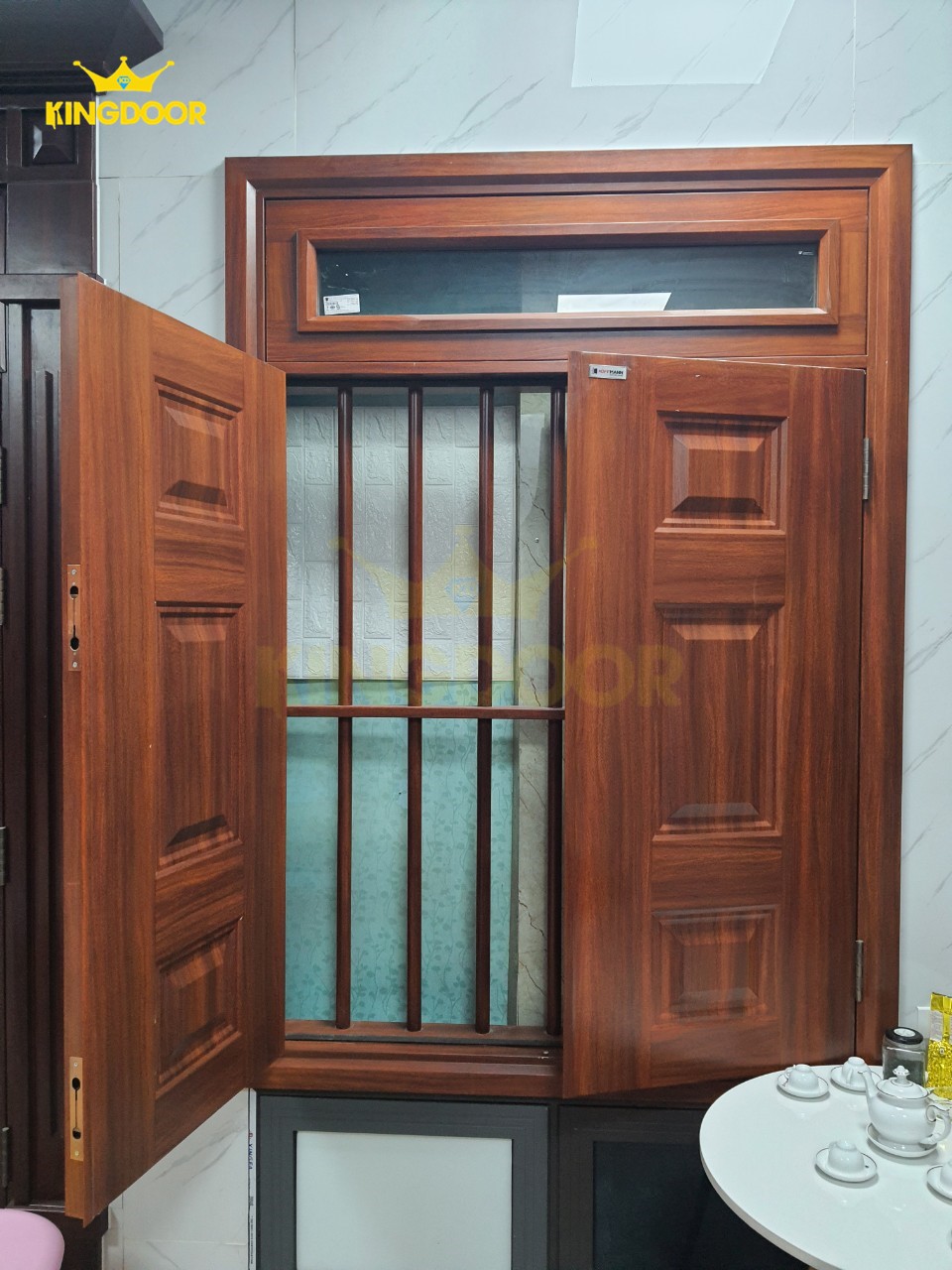cửa thép vân gỗ xu thế hiện đại năm 2023