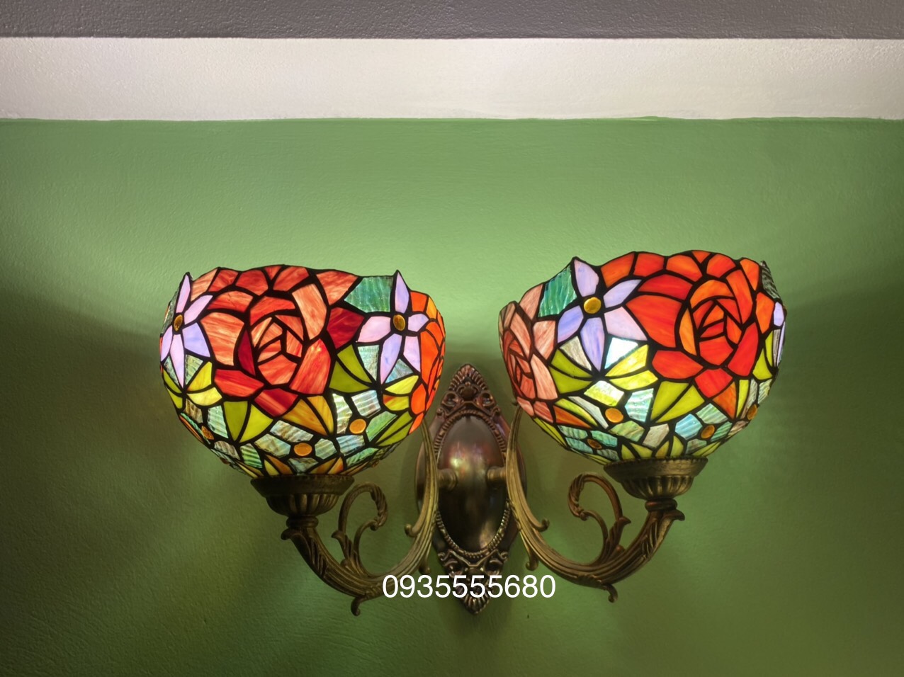 Giao lưu 1 vài mẫu đèn tường tiffany đa sắc