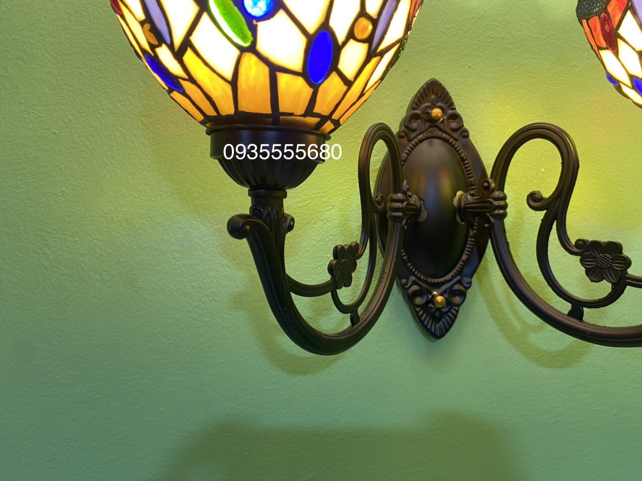 Giao lưu 1 vài mẫu đèn tường tiffany đa sắc