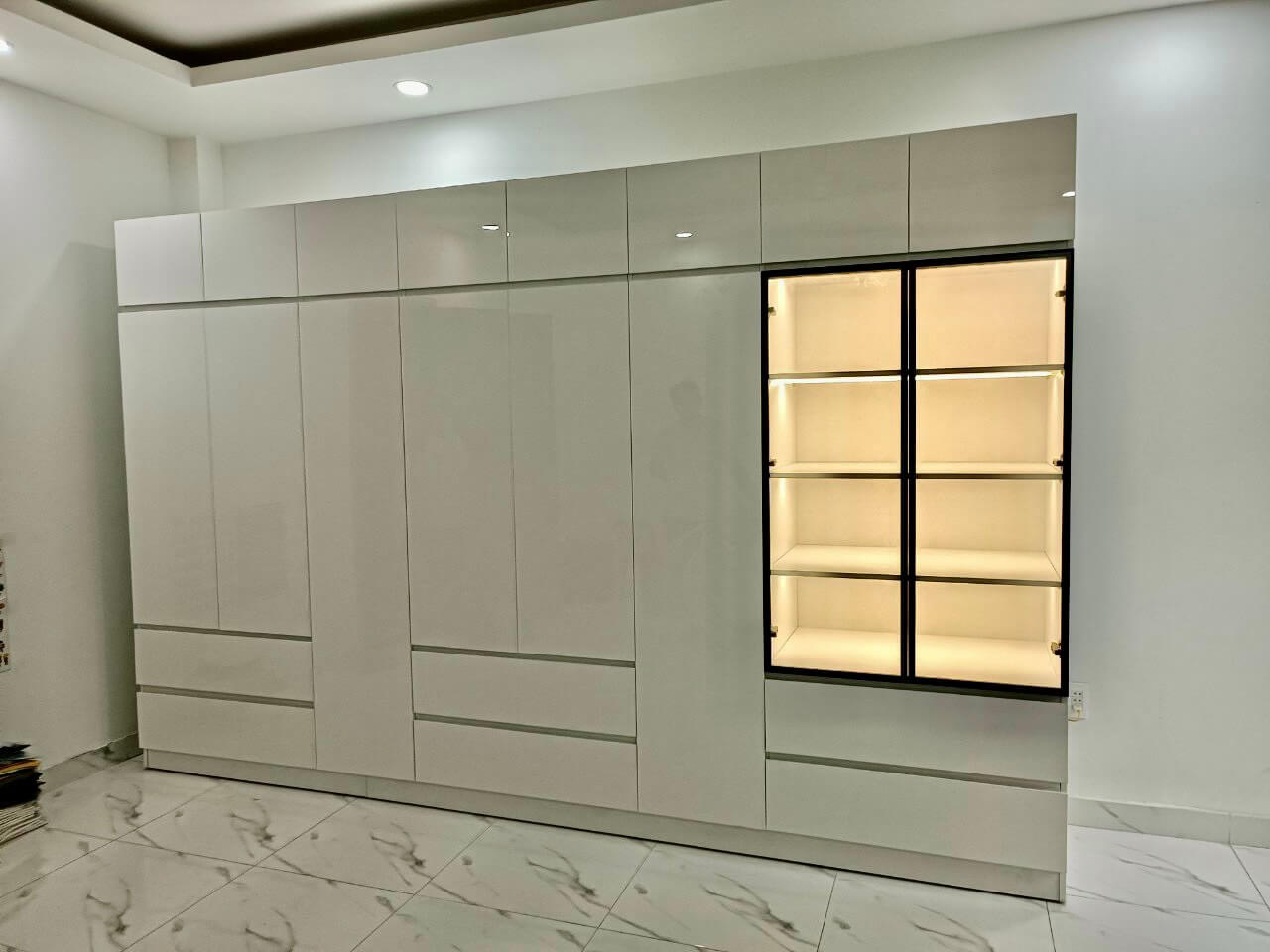 Tủ áo acrylic an cường đẹp - Gia công tủ áo giá rẻ thủ đức