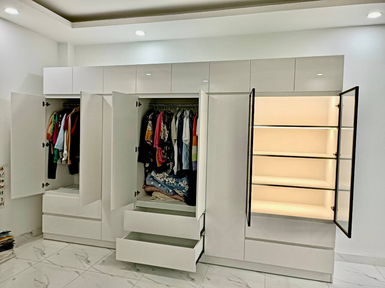 Tủ áo acrylic an cường đẹp - Gia công tủ áo giá rẻ thủ đức