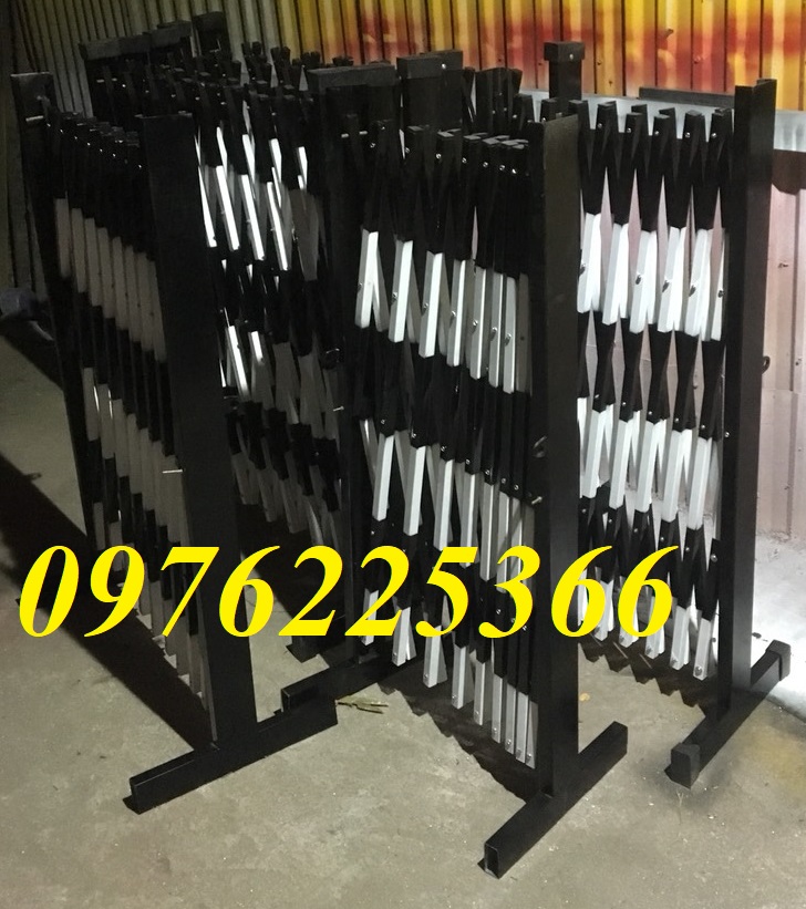 Báo giá hàng rào xếp sắt kéo tay ,hàng rào xếp di động