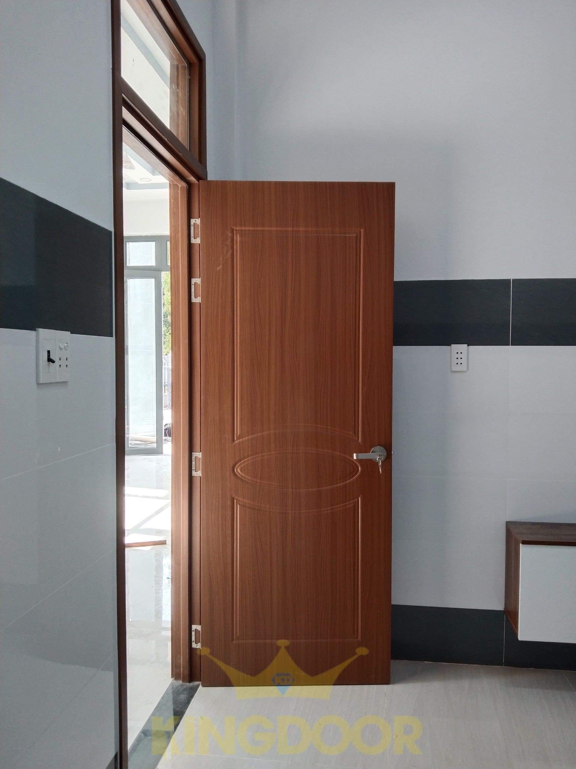 Cửa nhựa gỗ Composite là gì? Cách phân biệt với cửa nhựa PVC