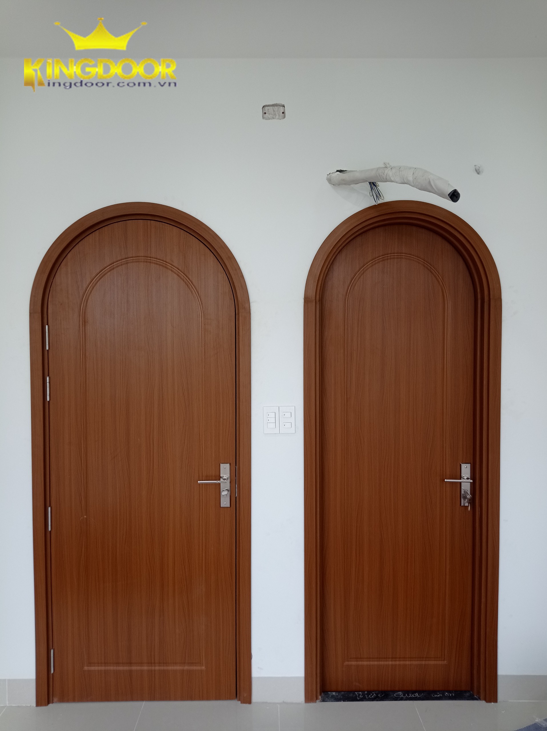 Cửa vòm nhựa composite phủ da tại Bình Thuận