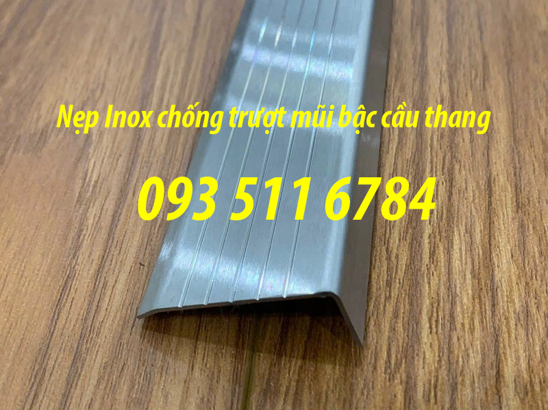 Nẹp Inox trang trí cầu thang chống trượt Nẹp nhôm bậc tam cấp