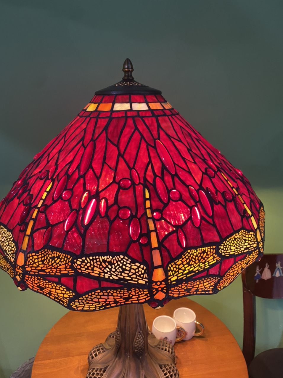 Đèn tiffany rực rỡ sắc đỏ