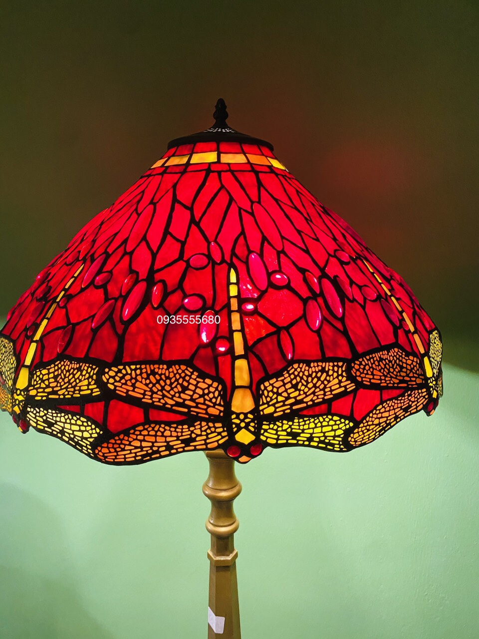 Đèn tiffany rực rỡ sắc đỏ