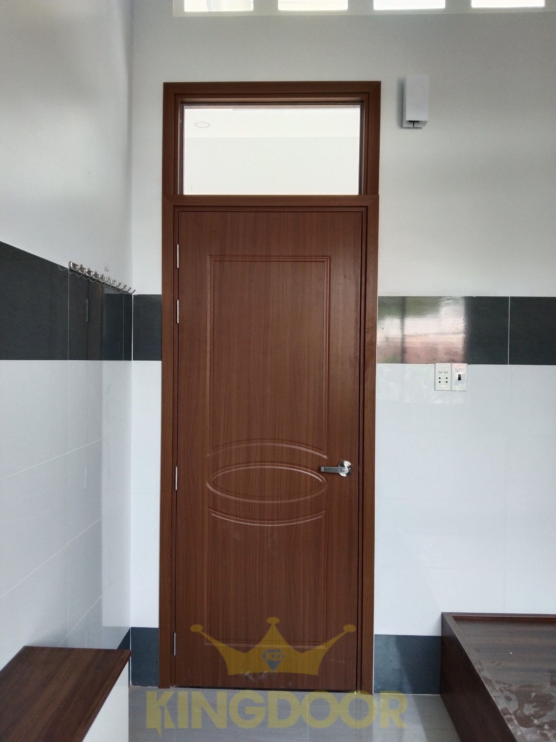 Cửa gỗ công nghiệp hdf giá rẻ chỉ 1.850.000đ -  Kingdoor