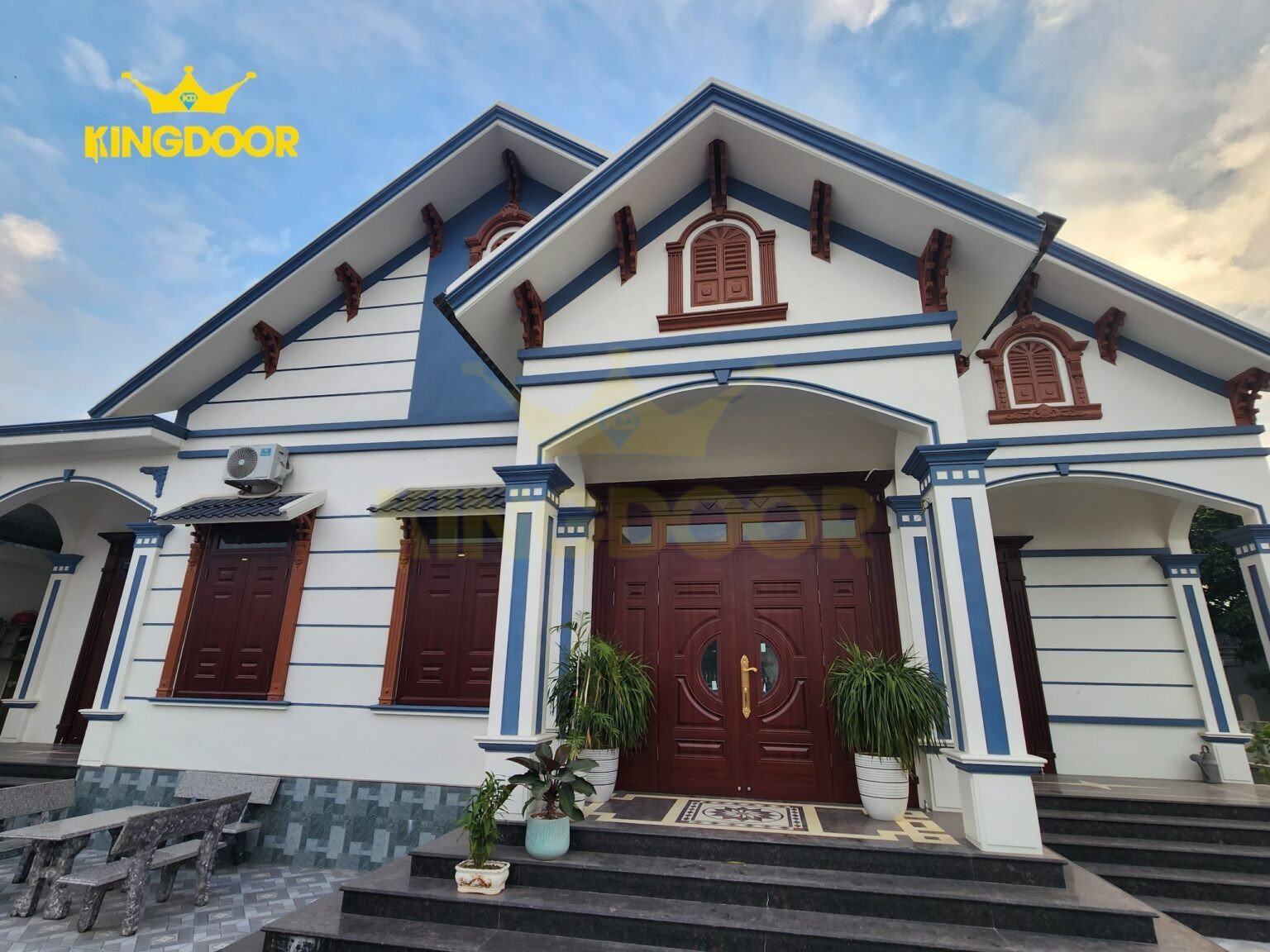 Báo giá cửa thép vân gỗ tại Bình Phước mới nhất năm 2023
