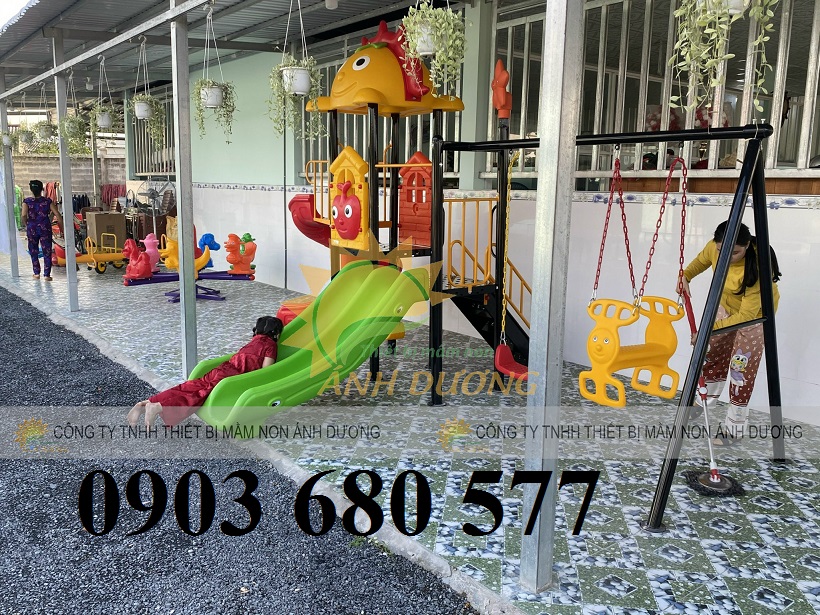 Cầu trượt liên hoàn kết hợp xích đu cho trẻ em vui chơi