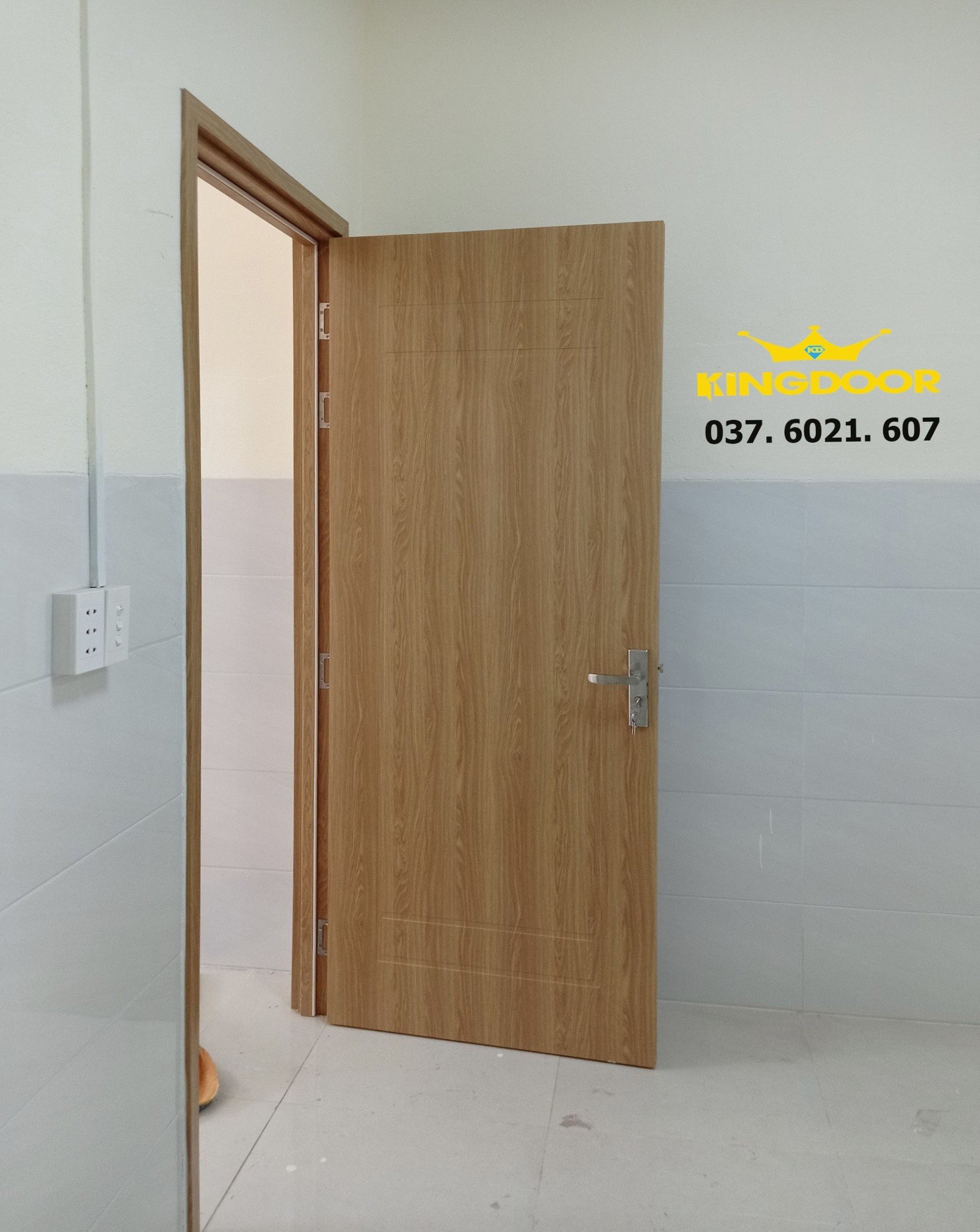 Tham khảo các mẫu cửa nhựa giả gỗ phòng ngủ đẹp