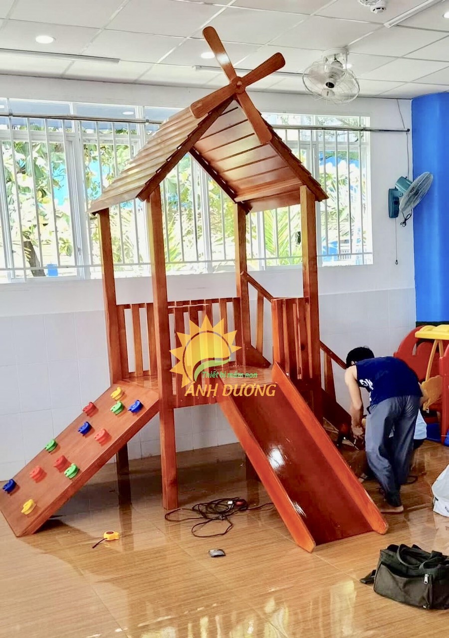 Bộ vận động liên hoàn đa năng bằng gỗ cho trẻ em