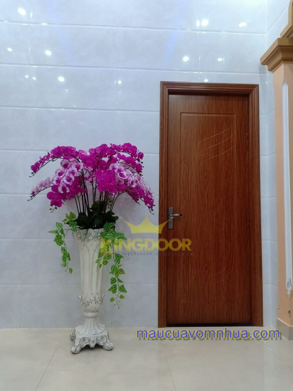 Cửa nhựa composite tại quận 8_cửa giá rẻ